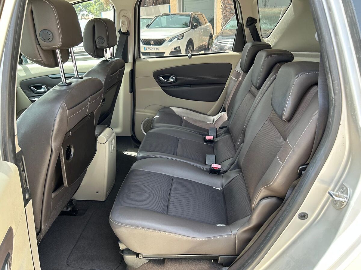RENAULT SCENIC DYNAMIQUE 2.0 AUTO SPANISH LHD IN SPAIN 88000 MILES SUPERB 2009